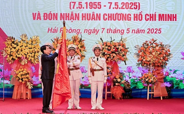 Chủ tịch nước Lương Cường trao Huân chương Hồ Chí Minh tặng Quân chủng Hải quân- Ảnh 1.