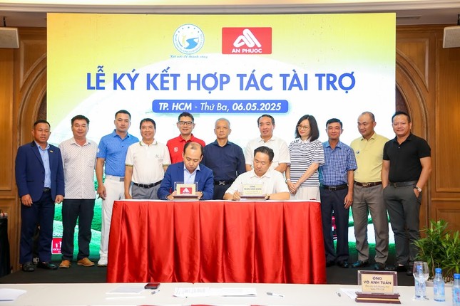 Hơn 240 golfer dự 'Giải golf chào mừng kỷ niệm 135 năm ngày sinh Chủ tịch Hồ Chí Minh' ảnh 2