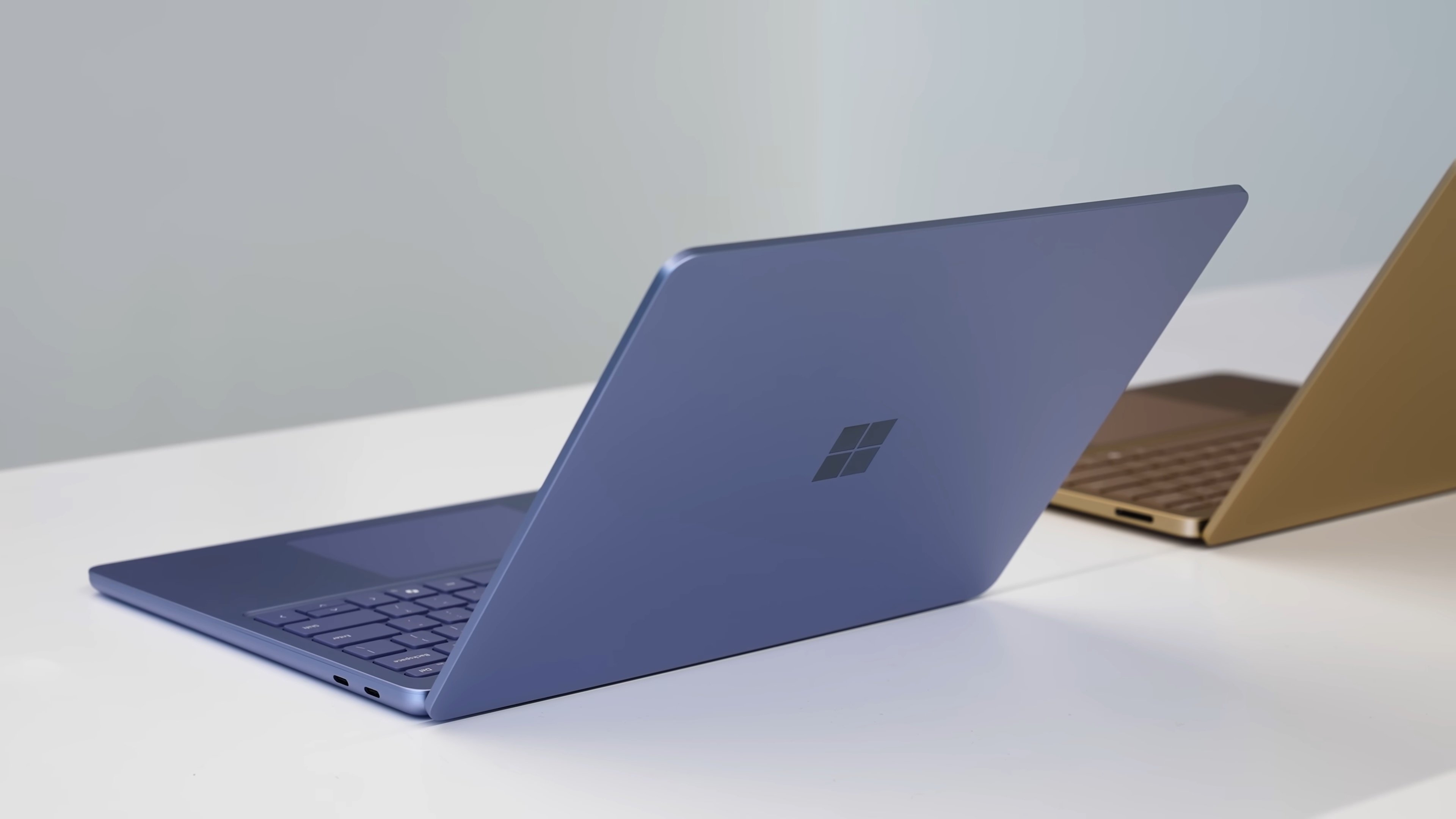 Microsoft Surface Pro 2025,  Microsoft Surface Laptop 2025,  laptop Windows,  may tinh AI anh 12