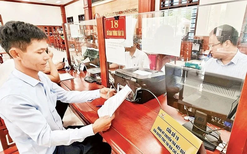 “Phi địa giới” giải quyết thủ tục hành chính - cần quyết tâm lớn để thực hiện ảnh 1