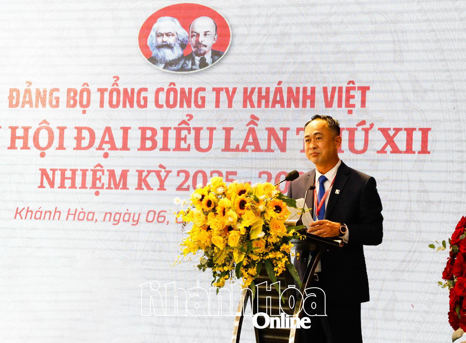 លោក Tran Minh Quang - លេខារងគណៈកម្មាធិការបក្សអាណត្តិ ២០២០-២០២៥ សមាជិកក្រុមប្រឹក្សាភិបាល អគ្គនាយក Khatoco បានធ្វើបទបង្ហាញអំពីរបាយការណ៍នេះ។
