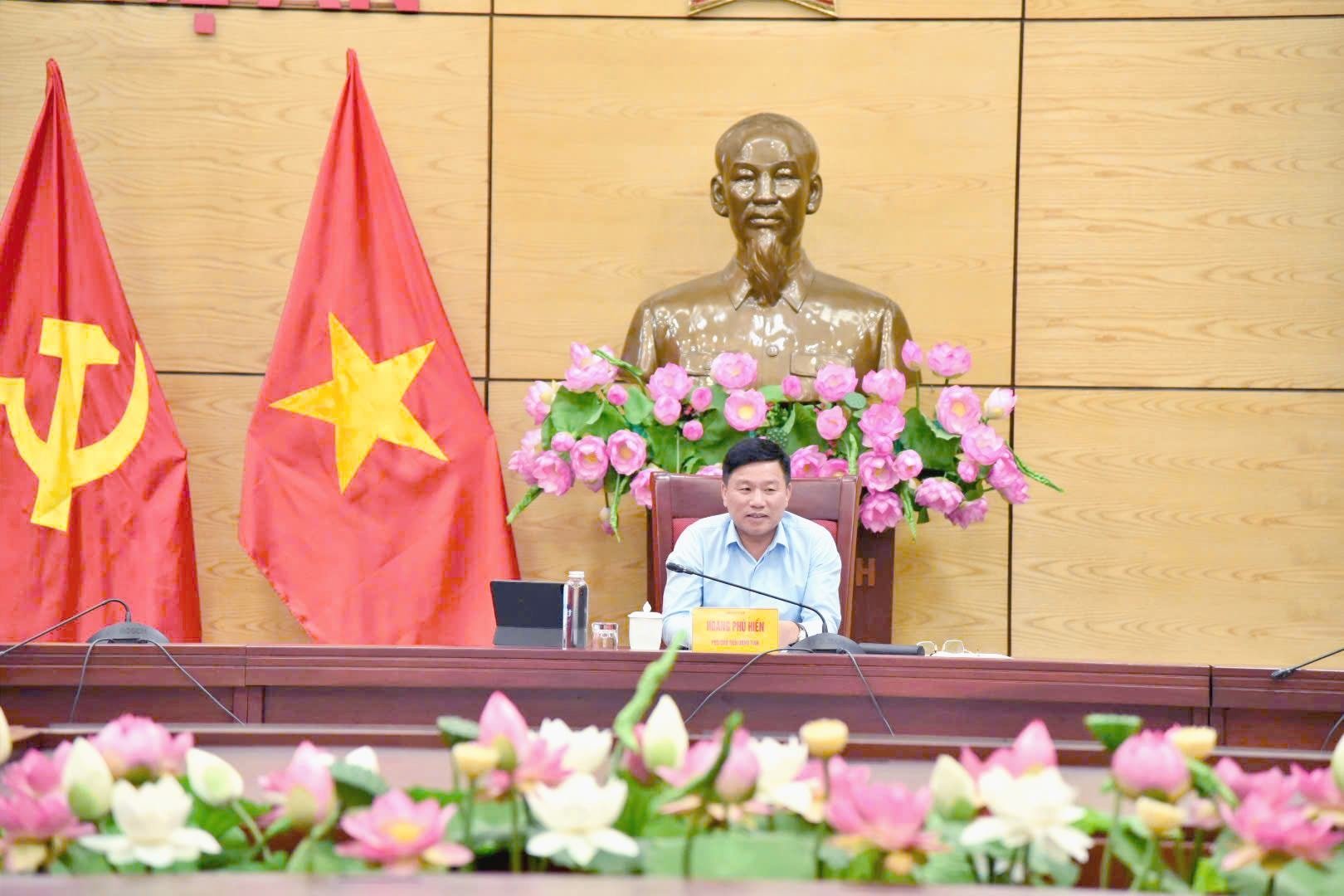 Phó Chủ tịch UBND tỉnh Hoàng Phú Hiền chủ trì tại điểm cầu Nghệ An