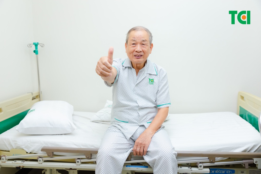 Thắp sáng cho đôi mắt mờ đục tuổi 80 nhờ kỹ thuật Phaco - 3