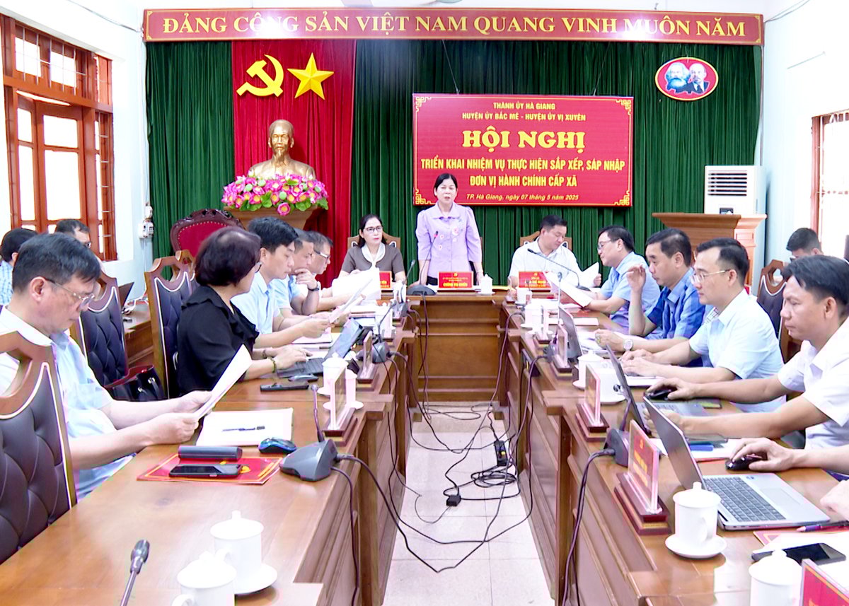 Ha Giang City Party Secretary Chung Thi Chien concluded the meeting.