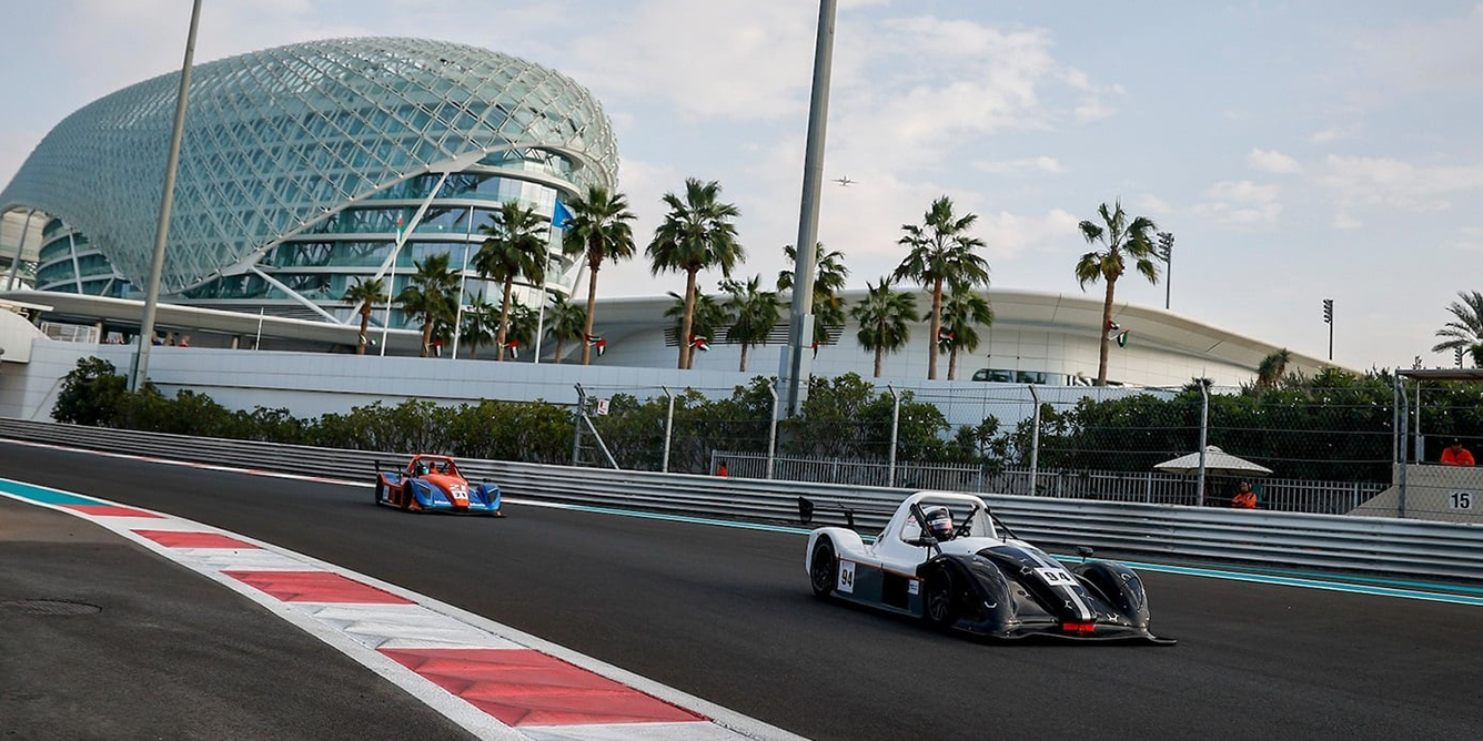 du-lich-abu-dhabi-3.png