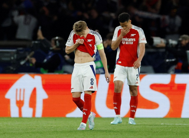 El Arsenal vuelve a estar completamente indefenso, el PSG juega contra el Inter de Milán en la final de la Champions League - Foto 1.