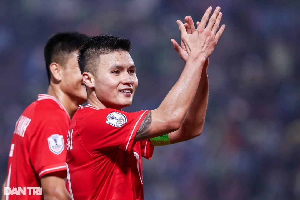 Quang Hải rút lui, HLV Kim Sang Sik gọi thêm cầu thủ Việt Nam gặp Man Utd - 2