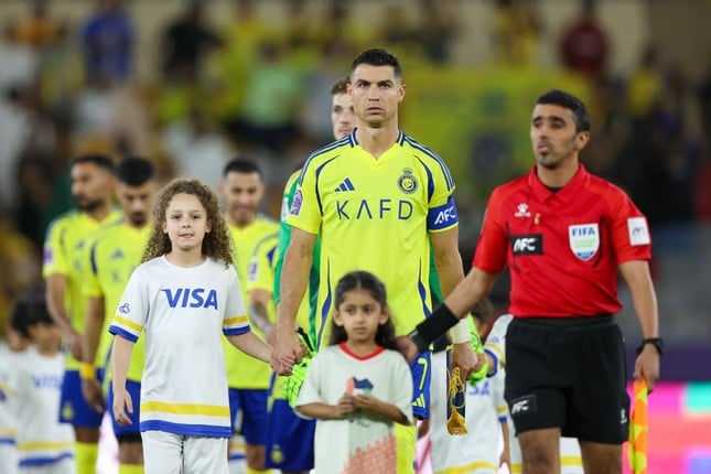 Kante ghi bàn giúp đội nhà thắng ngược không tưởng trước CLB của Ronaldo ảnh 2