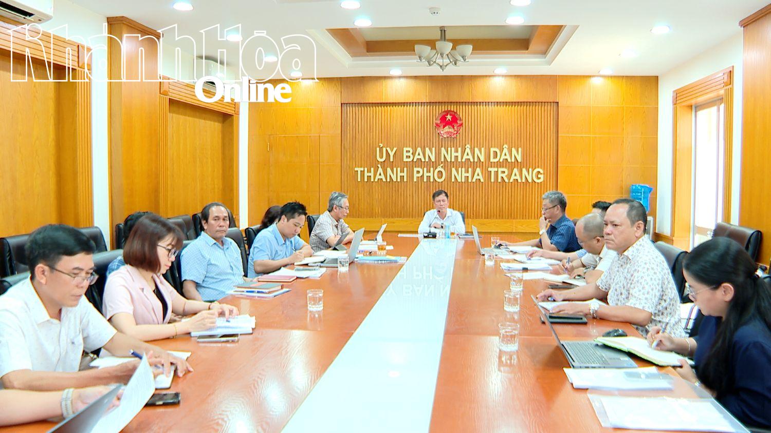 Quang cảnh cuộc họp.