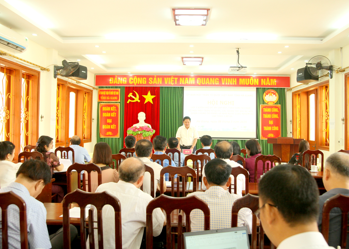 Toàn cảnh hội nghị.