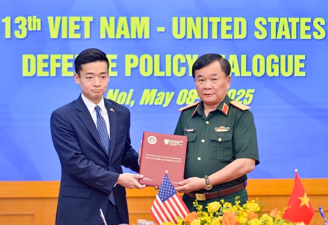 Việt Nam - Mỹ bàn giao kỷ vật chiến tranh tại Đối thoại chính sách quốc phòng- Ảnh 3.