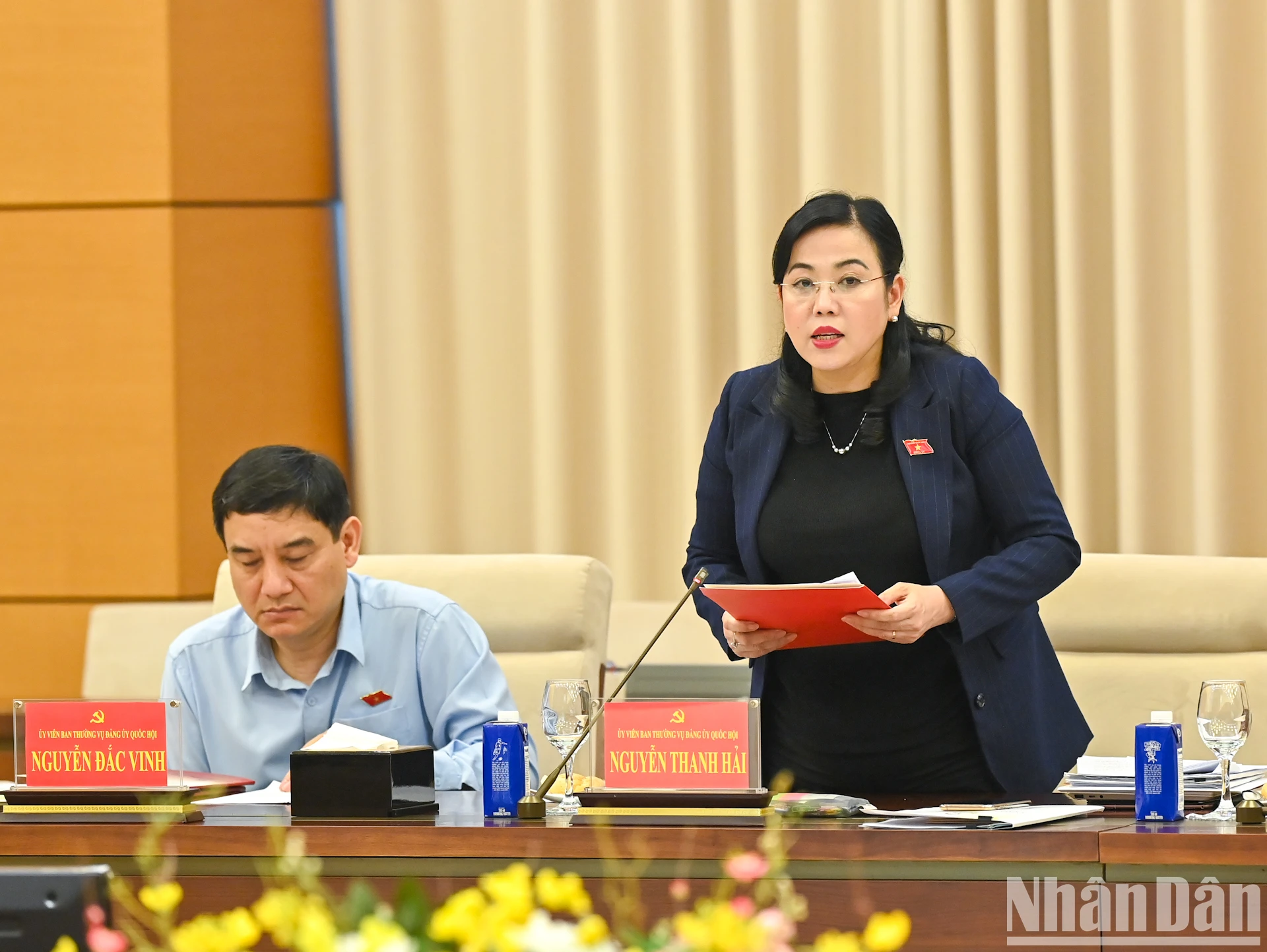 [Ảnh] Chủ tịch Quốc hội Trần Thanh Mẫn chủ trì phiên họp Tiểu ban Văn kiện Đại hội đại biểu Đảng bộ Quốc hội lần thứ nhất ảnh 5