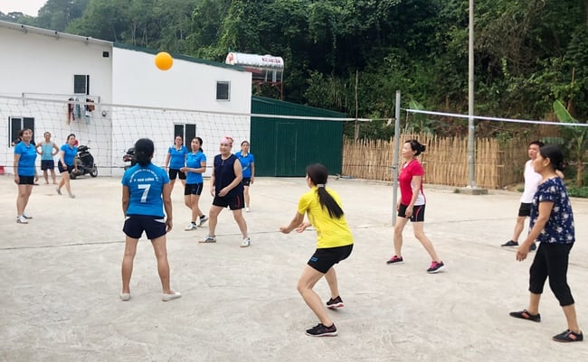 Lào Cai: Tiếp tục quan tâm đầu tư, hoàn thiện hệ thống thiết chế văn hóa - thể thao cơ sở - Ảnh 1.