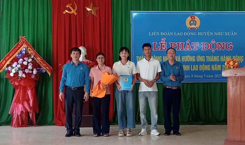 សហព័ន្ធការងារស្រុក Nhu Xuan រៀបចំសកម្មភាពជាច្រើនក្នុងខែកម្មករ