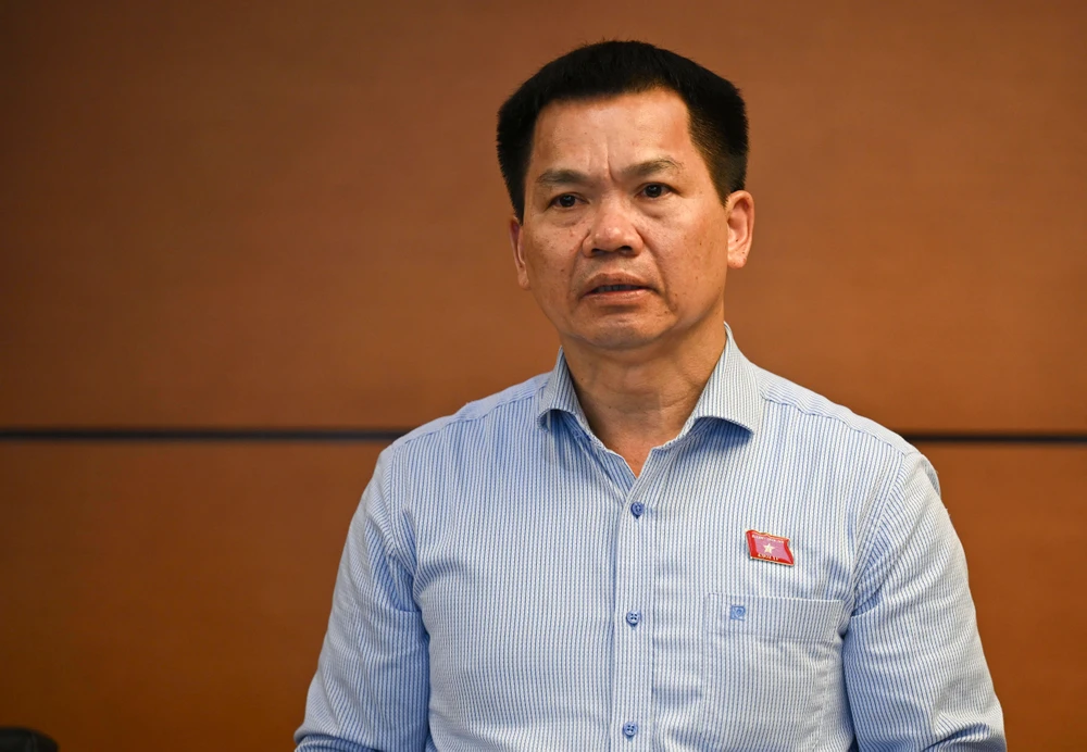 Duong Khac Mai.jpg