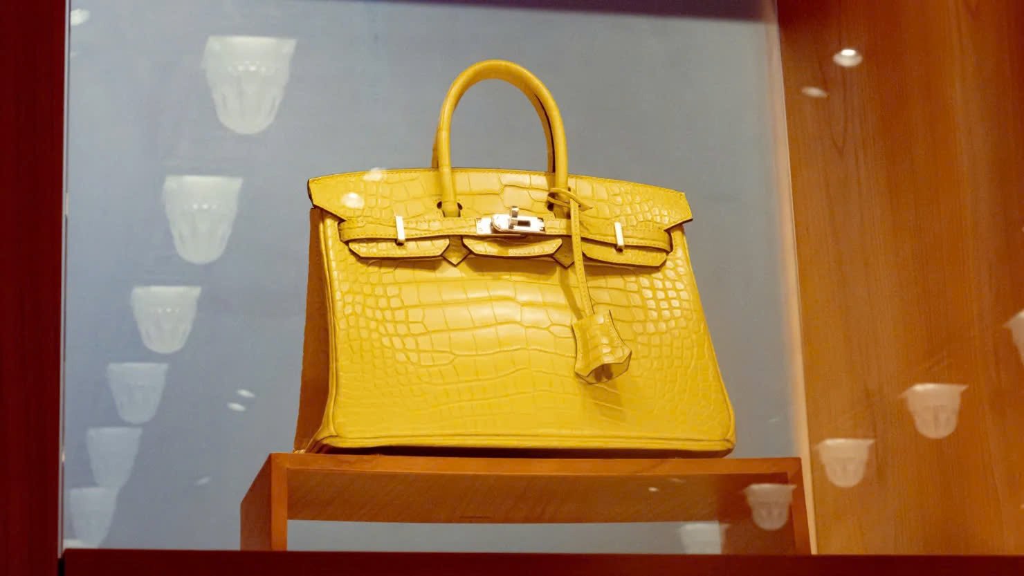 Túi Hermès bà Trương Mỹ Lan xin lại và các món đồ hiệu xứng đáng để đầu tư - 2