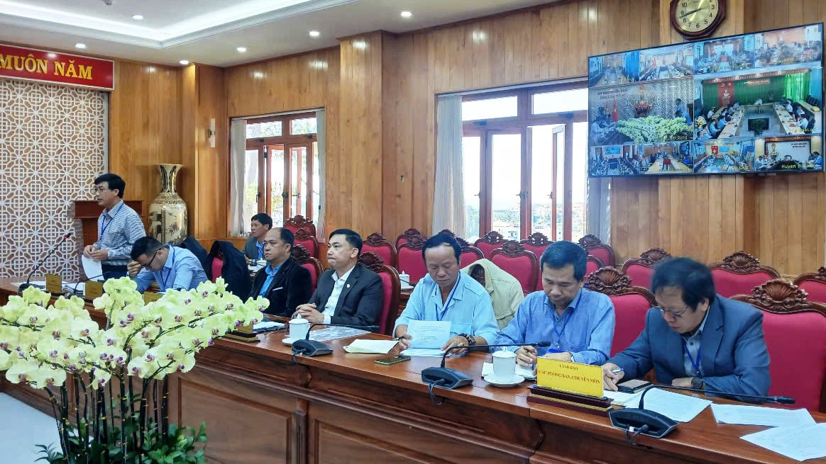 Các đại biểu tham dự cuộc họp
