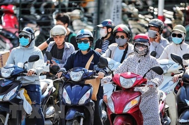 Miền Bắc tăng nhiệt, Trung Bộ nóng rát người  -0