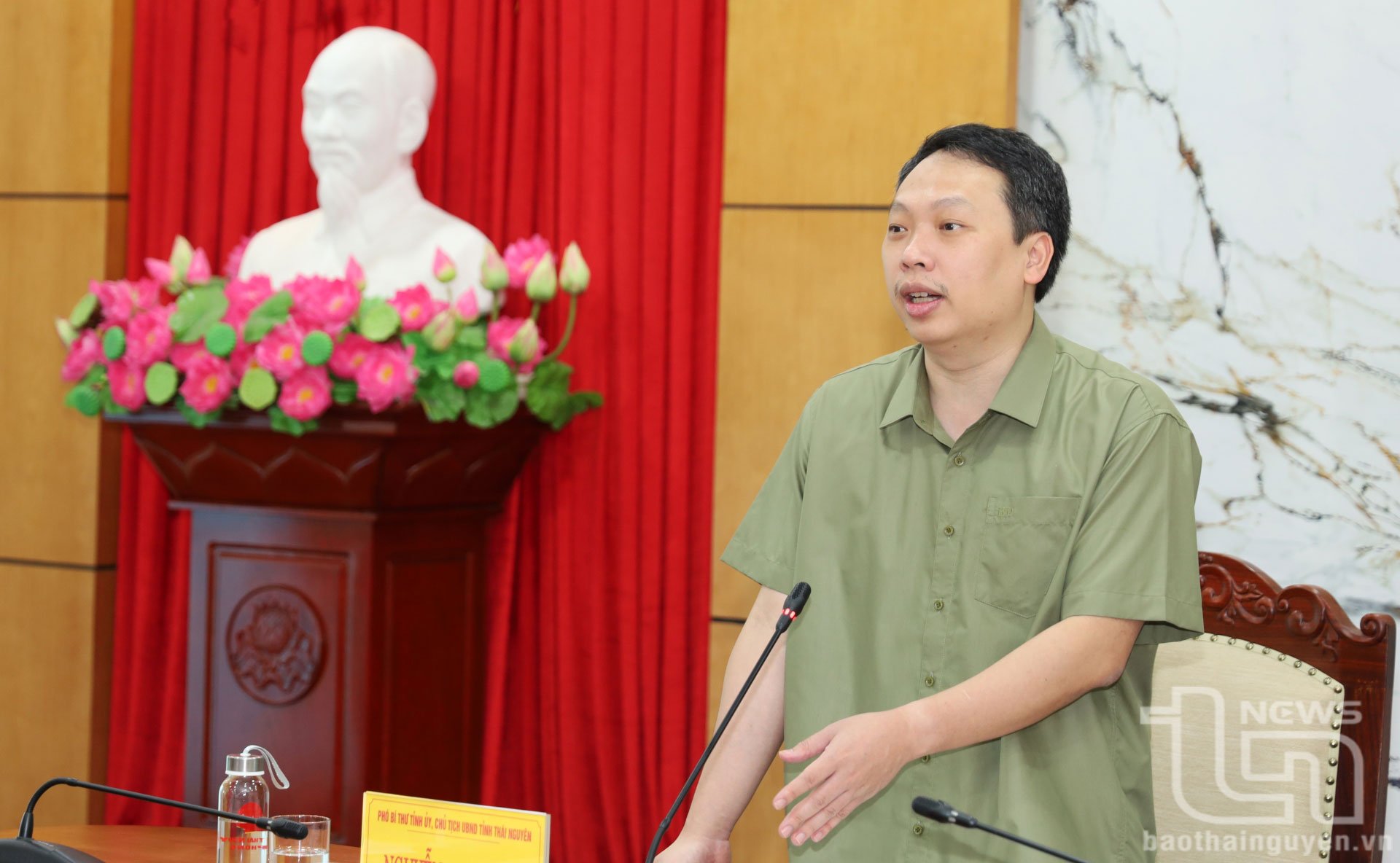 Phát biểu tại Hội nghị, đồng chí Chủ tịch UBND tỉnh Nguyễn Huy Dũng