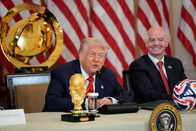 US-Präsident Donald Trump hat drei schockierende Fragen zur Fußball-Weltmeisterschaft 2026 aufgeworfen: Bei der FIFA herrscht Chaos – Foto 1.
