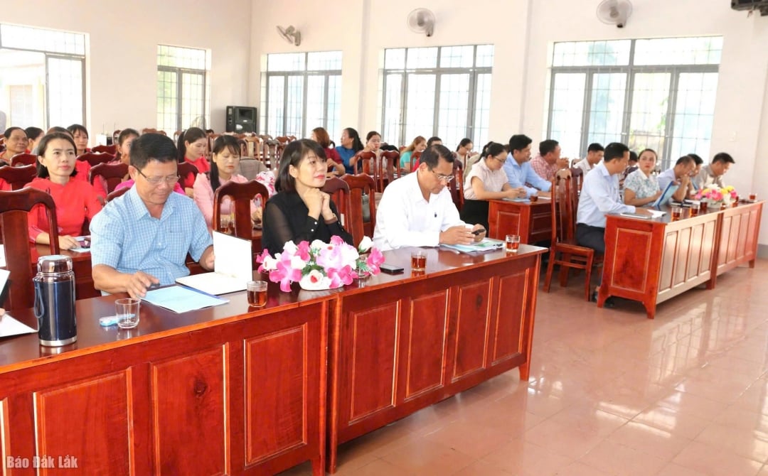 Các đại biểu dự hội nghị.