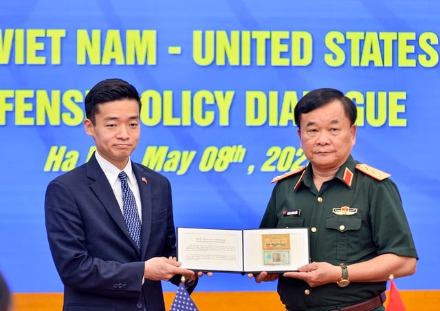 Việt Nam - Mỹ bàn giao kỷ vật chiến tranh tại Đối thoại chính sách quốc phòng- Ảnh 2.