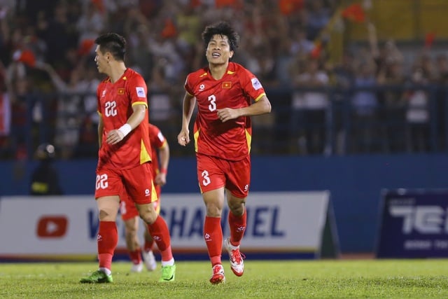 Thêm hai tuyển thủ Việt Nam được gọi đấu Man United - Ảnh 1.