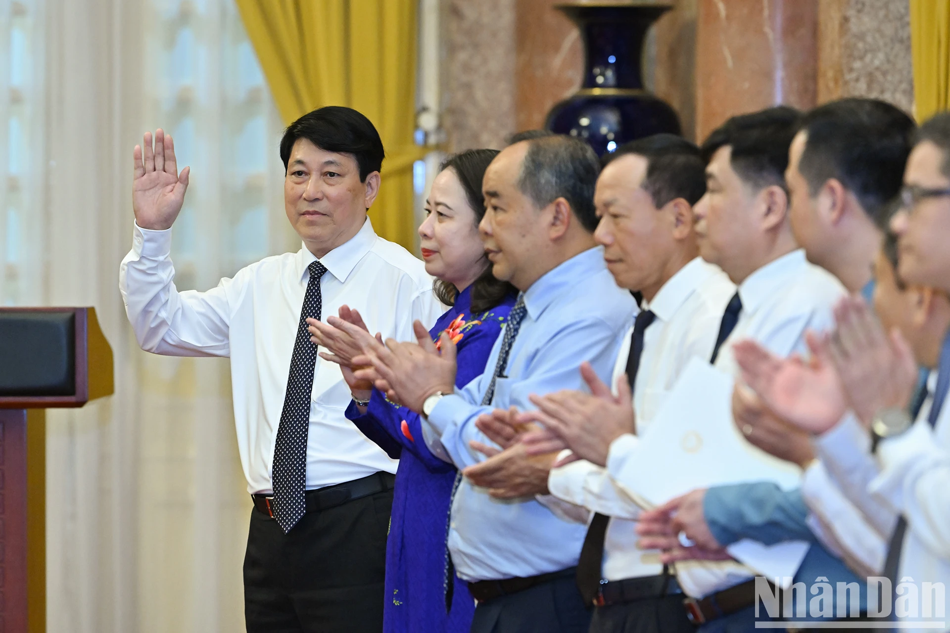 [Ảnh] Chủ tịch nước Lương Cường trao quyết định bổ nhiệm Phó Chủ nhiệm Văn phòng Chủ tịch nước ảnh 1