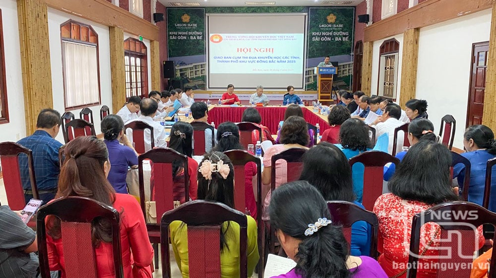 Quang cảnh Hội nghị giao ban.
