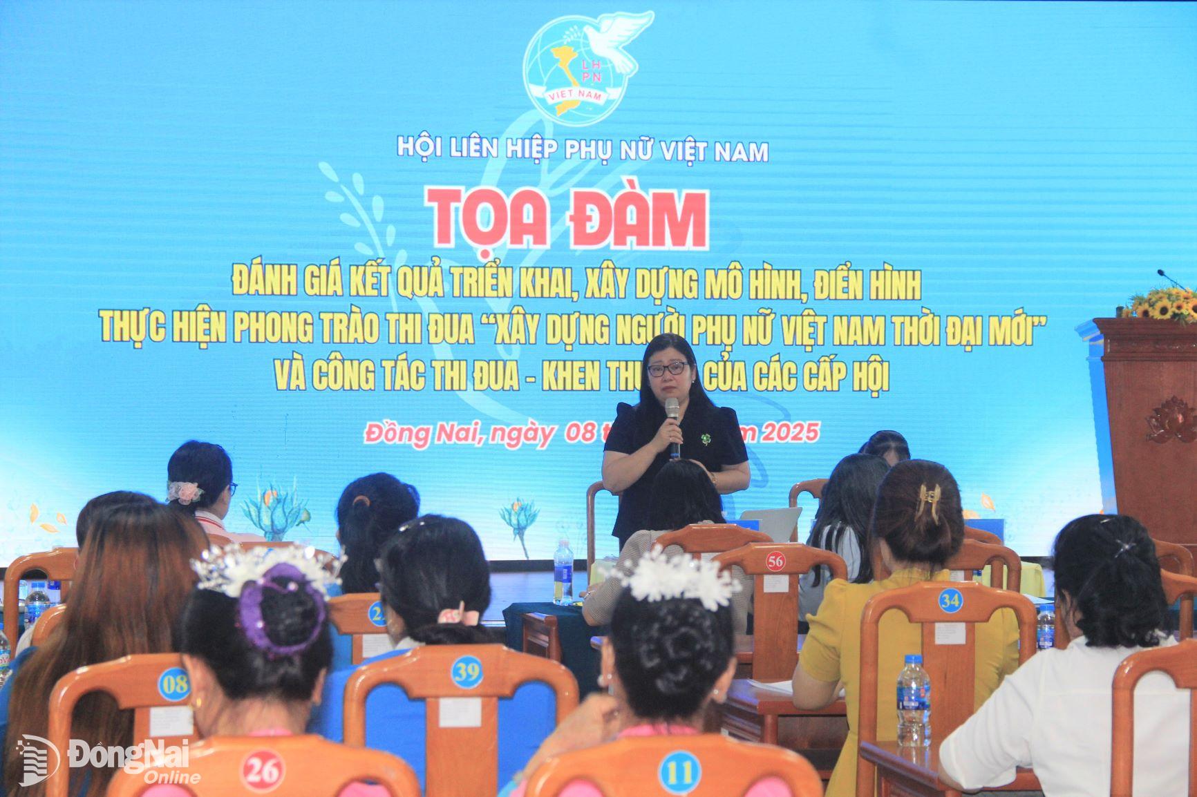 Bà Hoàng Anh Thơ, Phó chánh văn phòng Trung ương Hội LHPN Việt Nam phát biểu tại buổi tọa đàm. Ảnh: Nga Sơn