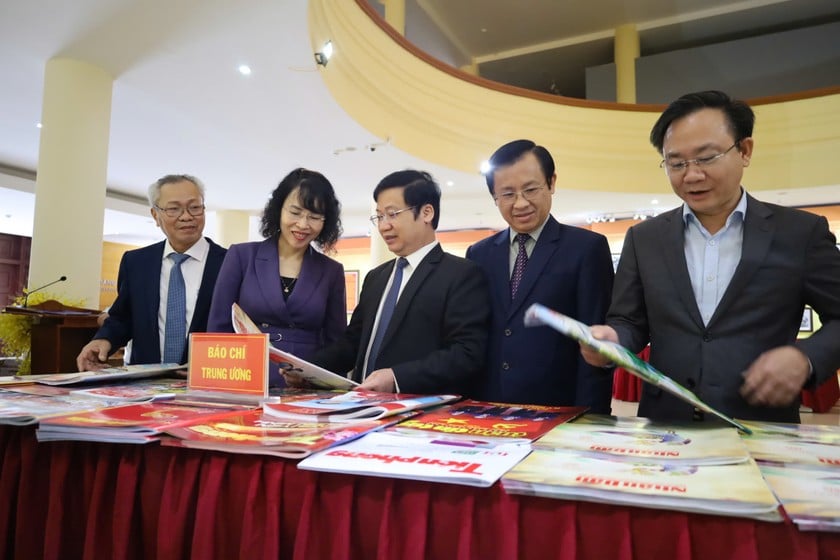 Lãnh đạo tỉnh Quảng Bình tham dự Hội báo Xuân do Hội Nhà báo tỉnh tổ chức vào dịp Tết Ất Tỵ 2025.