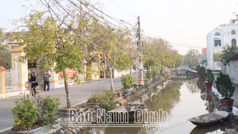 ដោយសារការងារការពារបរិស្ថានល្អ ទេសភាពជនបទថ្មីនៃឃុំ Hai Hung (Hai Hau) កាន់តែបៃតង-ស្អាត-ស្អាត។