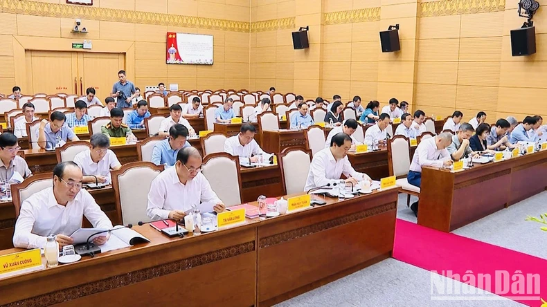 Đoàn công tác của Bộ Chính trị làm việc với Ban Thường vụ Tỉnh ủy Yên Bái và Lào Cai ảnh 1