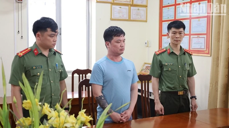 ការ​កាត់ទោស​លោក Le Viet Hung ពី​បទ​ជំរិត​យក​ទ្រព្យសម្បត្តិ​រូបថត ៣
