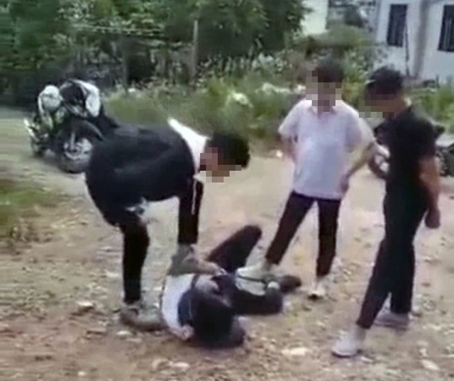 Bãi bỏ hình thức kỷ luật đuổi học với học sinh vi phạm? - Ảnh 1.