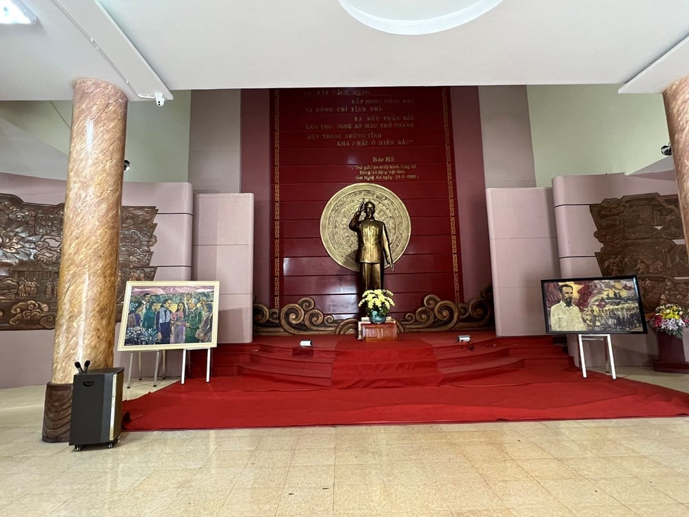 Sưu tầm tài liệu, phim ảnh, hiện vật phục vụ xây dựng Bảo tàng Đảng Cộng sản Việt Nam   - ảnh 1