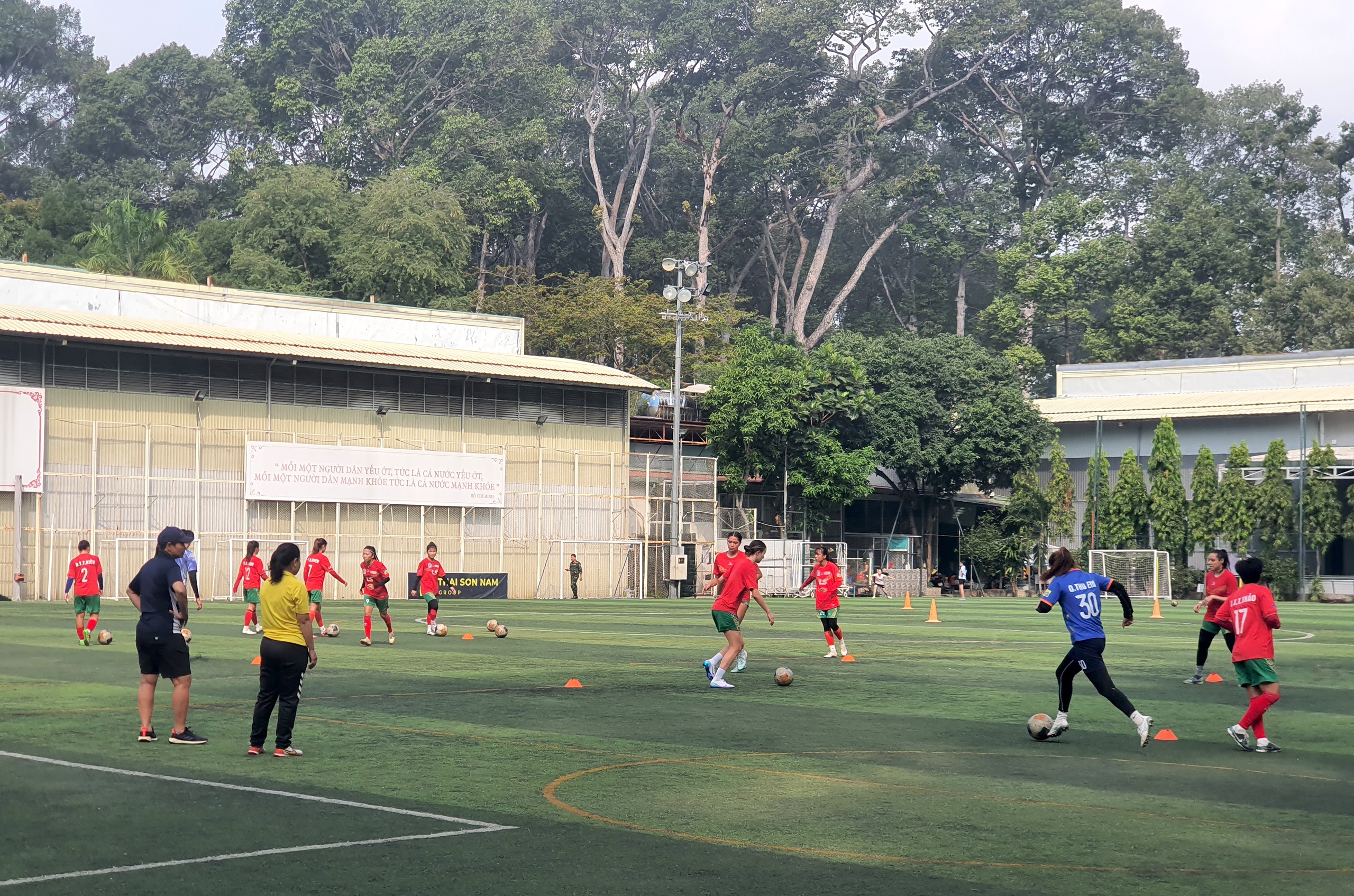 Nóng: 'Maradona Việt Nam' Lư Đình Tuấn dẫn dắt CLB nữ TP.HCM đá bán kết AFC Champions League- Ảnh 2.