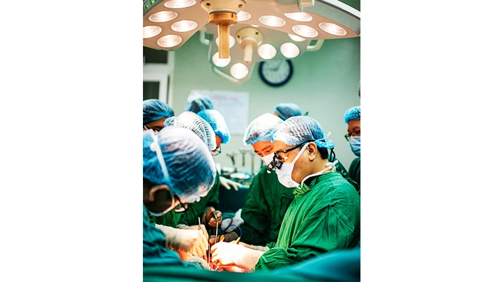 Gleichzeitige Herz- und Lebertransplantation über Nacht, Foto 4