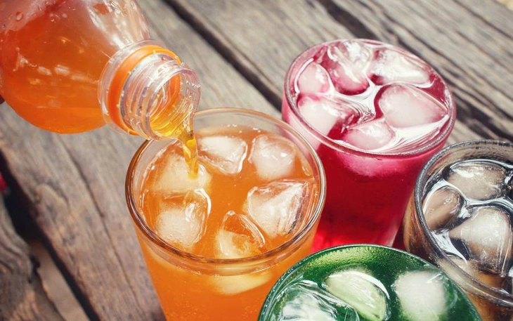 Lạm dụng đồ uống có đường là ‘con đường tắt’ dẫn đến nhiều loại bệnh - Ảnh 1.