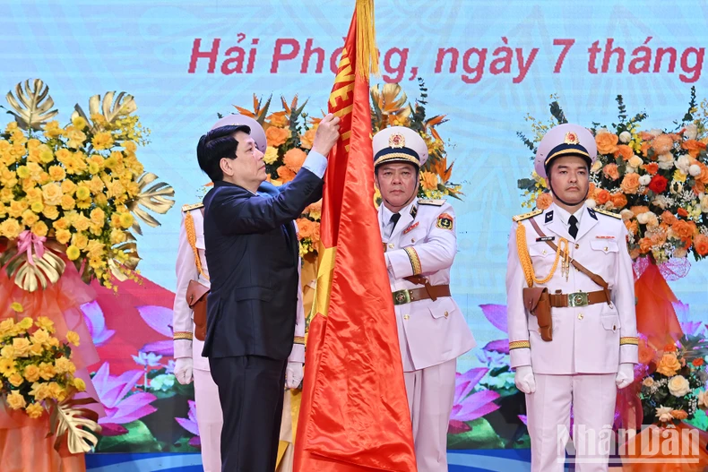 [Foto] Der Präsident nimmt am 70. Jahrestag der Gründung der vietnamesischen Volksmarine teil. Foto 8