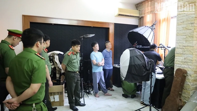 អយ្យការ Le Viet Hung ពីបទជំរិតទារប្រាក់ ២
