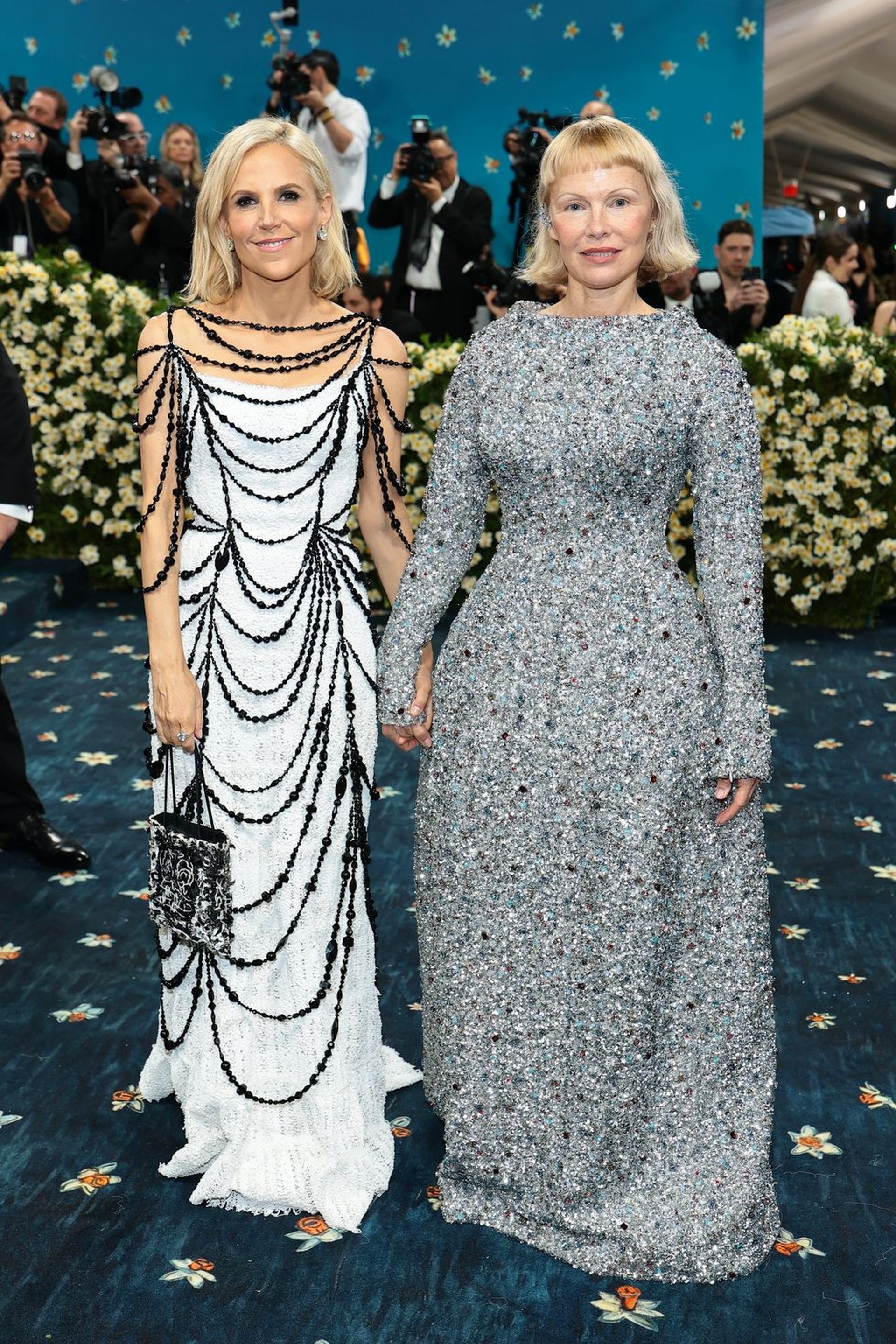 Để xuất hiện vài phút tại Met Gala, dàn sao đã chuẩn bị cầu kỳ thế nào? - 12