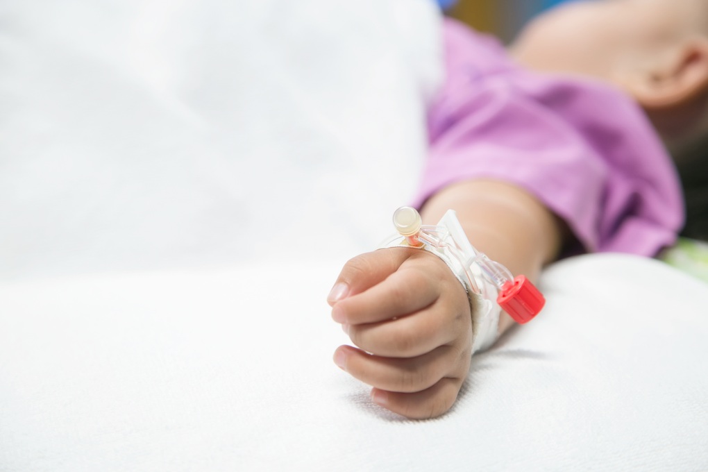 Riesgo de entrar en una carrera de vida o muerte de 24 horas debido a la enfermedad meningocócica en niños - 1