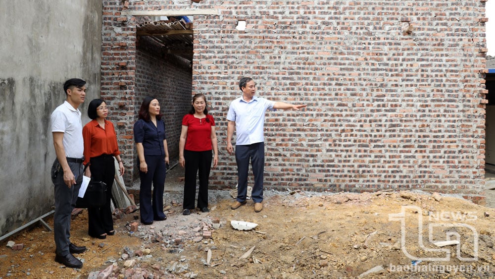 Ngôi nhà mới của gia đình bà Nguyễn Thị Thịnh đang được xây dựng.