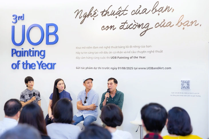 Tranh của các họa sĩ Việt Nam lôi cuốn, có hồn hơn của Thái Lan, Indonesia? - Ảnh 2.