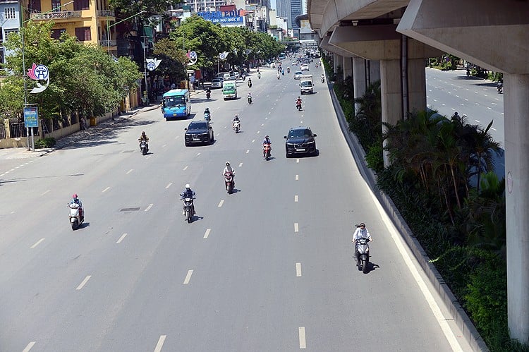 Nắng nóng gay gắt trên diện rộng.