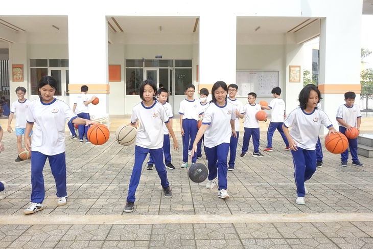 Dạy 2 buổi/ngày không thu phí: Chờ sớm có hướng dẫn - Ảnh 3.