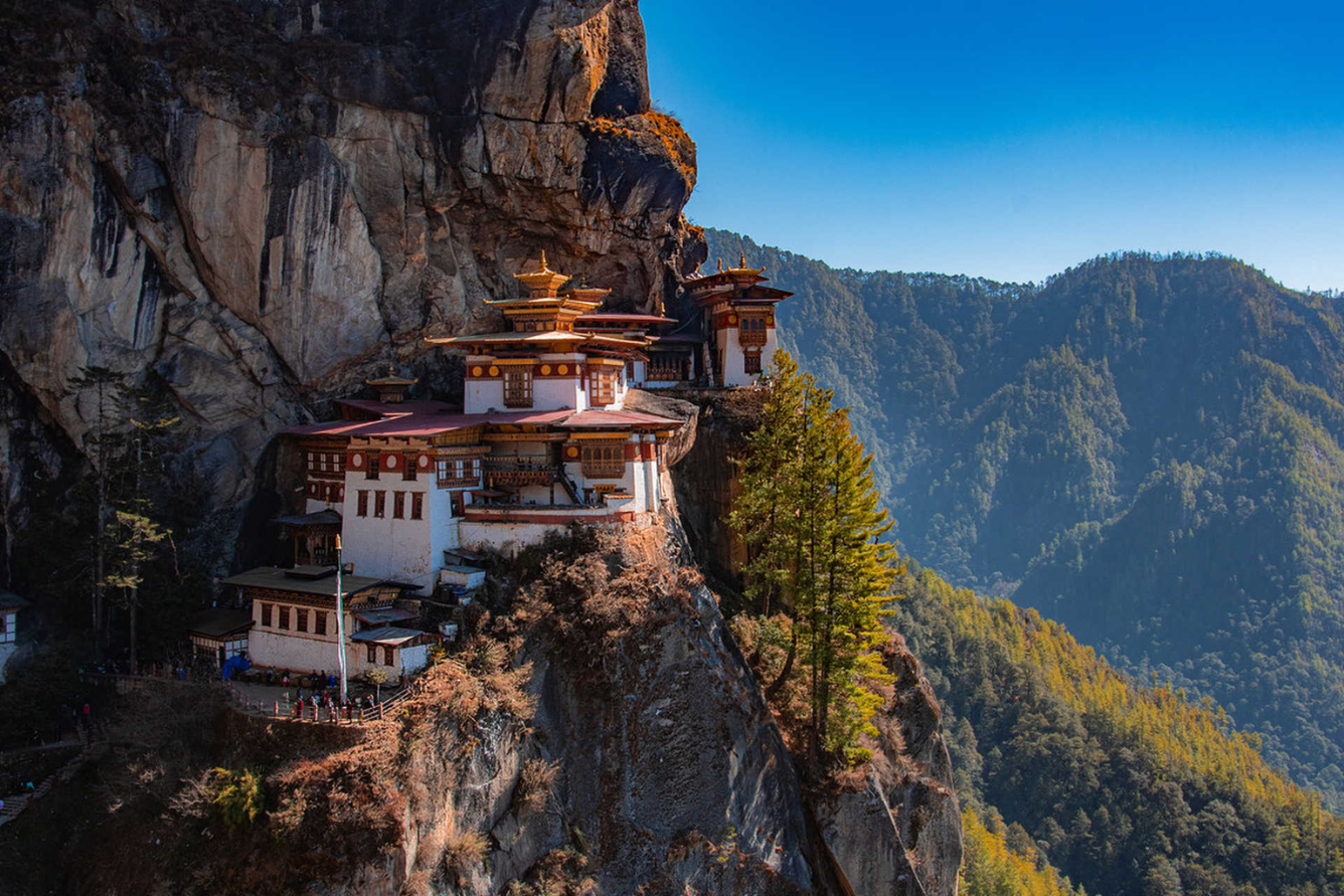 ប្រាសាទ in-bhutan-1.png