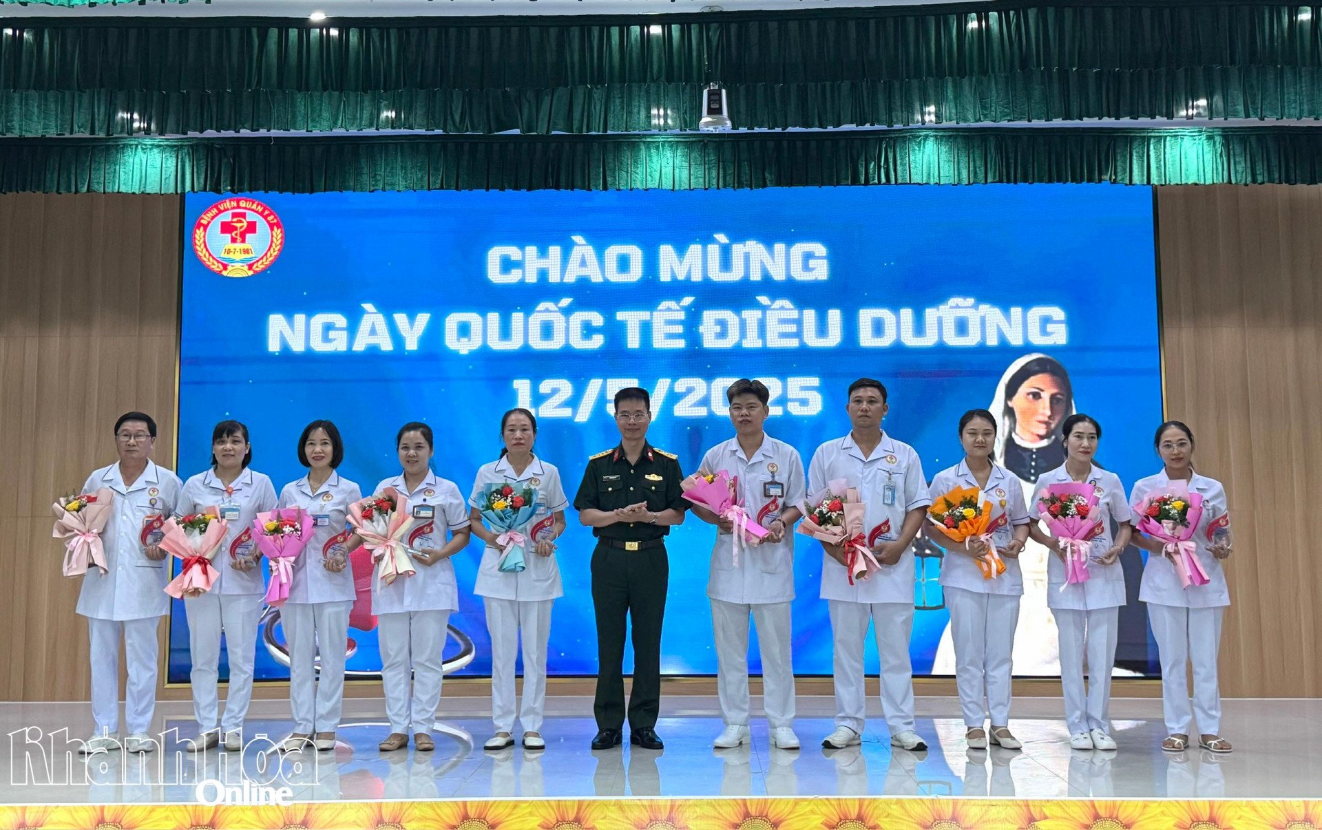 Lãnh đạo Bệnh viện Quân y 87 biểu dương và trao thưởng cho điều dưỡng, kỹ thuật viên, hô sinh xuất sắc
