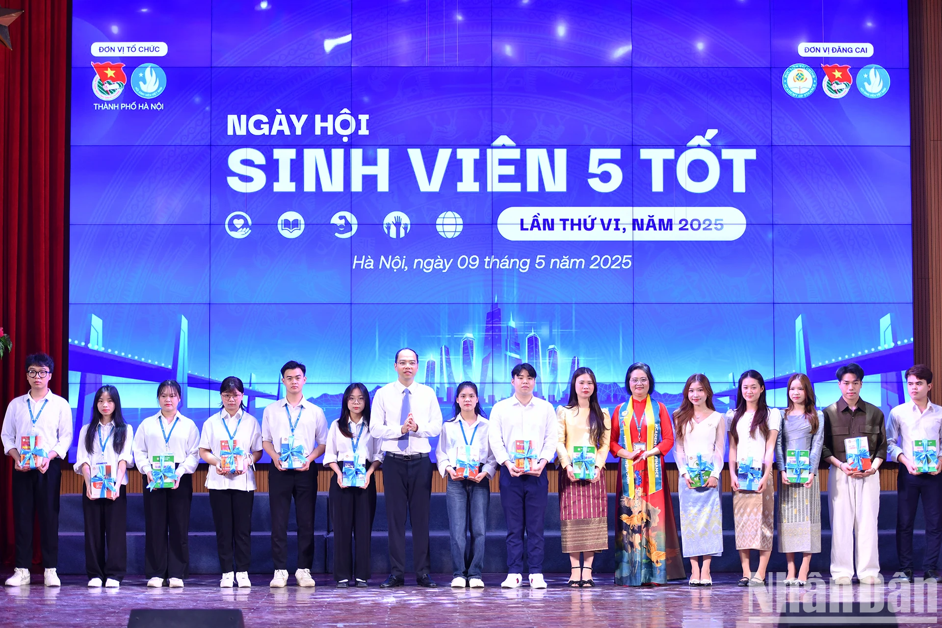 Hàng nghìn bạn trẻ hào hứng tham gia Ngày hội "Sinh viên 5 tốt" ảnh 2